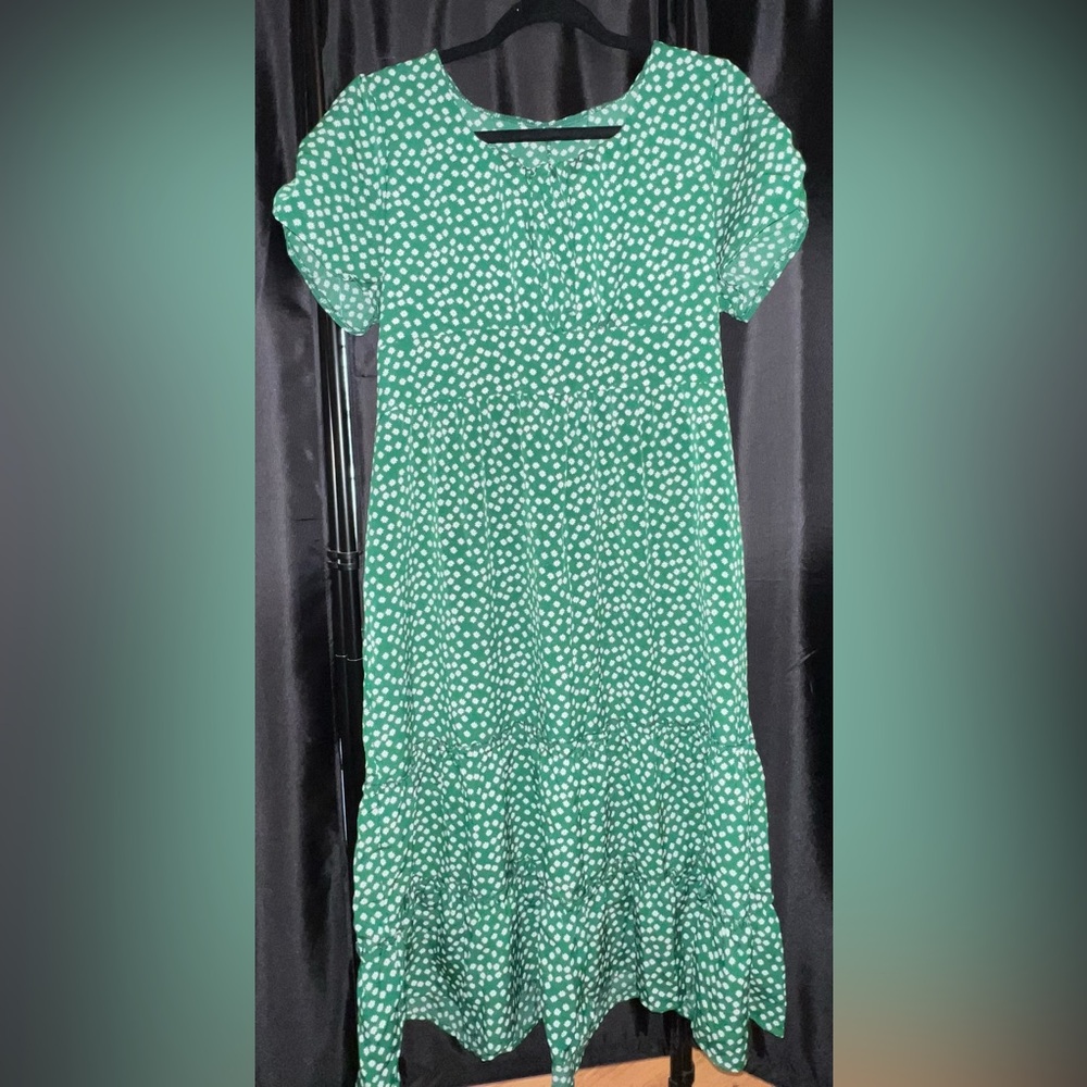 NWOT Elegant Fit with Pleated Details
